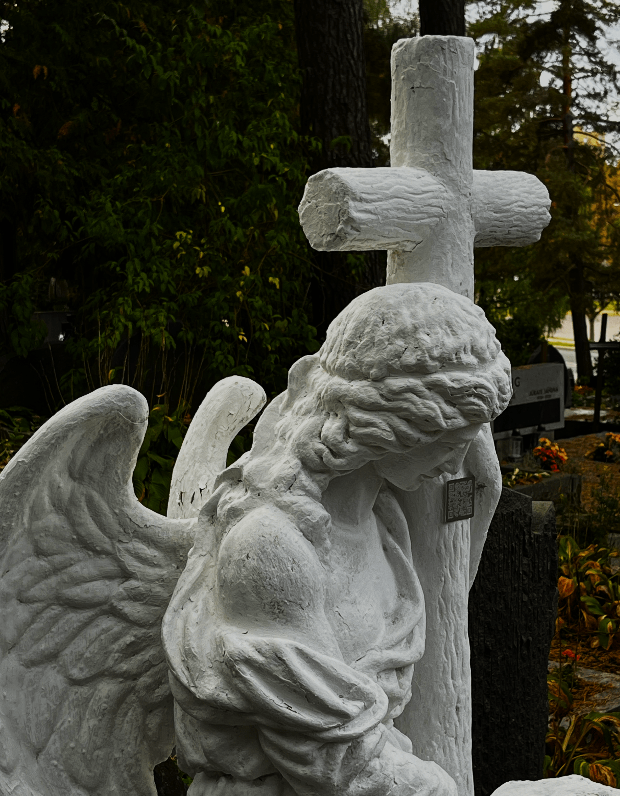 Memorial example showing QR code placement